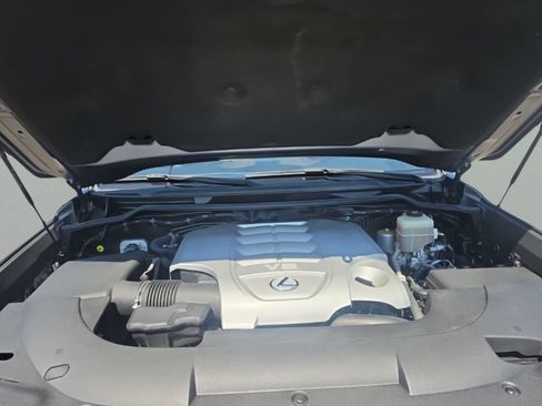 Used 2018 Lexus LX 570 4WD image 10