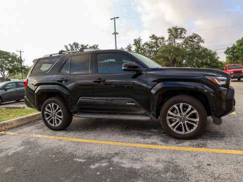 Used 2026 Toyota 4Runner Limited AWD/4WD image 7