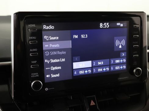 Used 2021 Toyota Corolla LE image 40