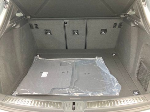 Used 2025 Porsche Macan image 23