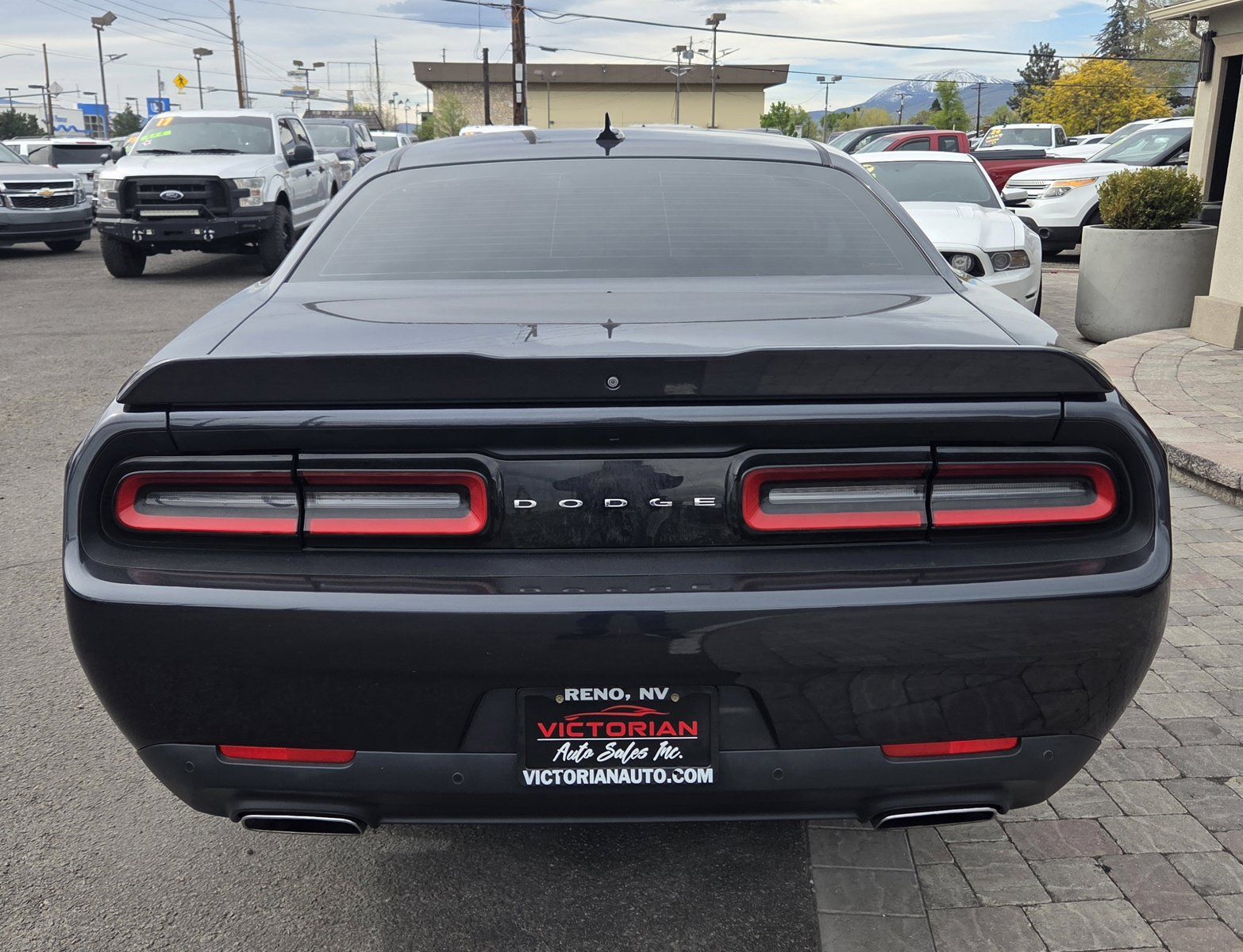Used 2018 Dodge Challenger SXT Plus RWD image 6