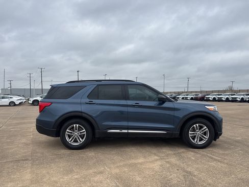 Used 2020 Ford Explorer XLT w/ Equipment Group 202A image 24