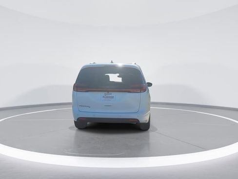 New 2026 Chrysler Pacifica Select w/ S Appearance Package image 7