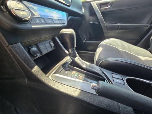 Used 2015 Toyota Corolla S FWD image 34