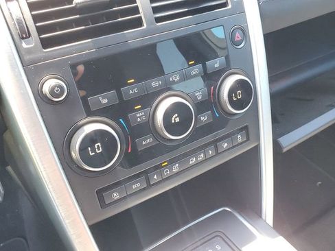 Used 2019 Land Rover Discovery Sport SE AWD/4WD image 17