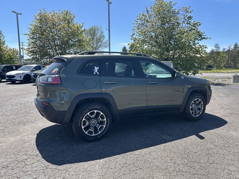 Used 2020 Jeep Cherokee Trailhawk w/ Cold Weather Group AWD/4WD image 5