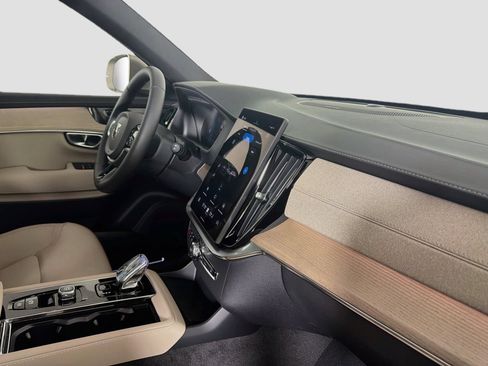 New 2026 Volvo XC90 T8 Plus w/ Protection Package Premier AWD/4WD image 31