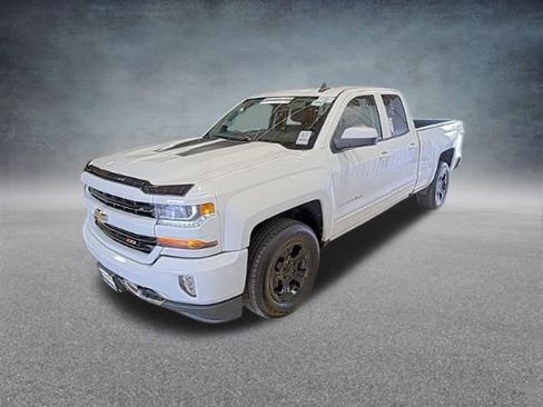 Used 2018 Chevrolet Silverado 1500 LT w/ All Star Edition image 35