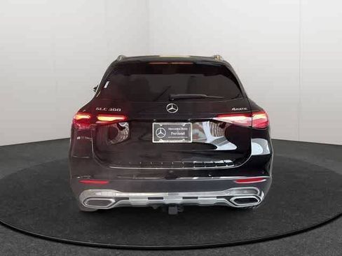 Used 2025 Mercedes-Benz GLC 300 4MATIC image 6
