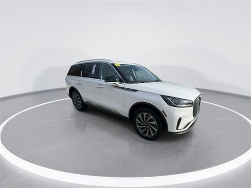 New 2026 Lincoln Aviator Premiere image 9