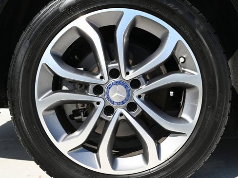 Used 2017 Mercedes-Benz C 300 4MATIC Sedan image 50