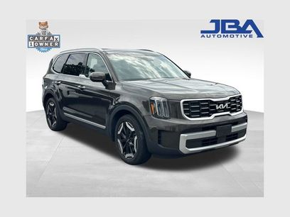 Used 2024 Kia Telluride S w/ S Sunroof Package