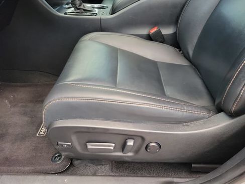 Used 2019 Toyota Highlander XLE FWD image 13
