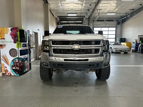 Used 2009 Chevrolet Silverado 3500 LT w/ Exterior Plus Package image 3