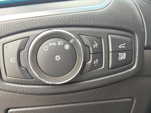 Used 2022 Ford Edge Titanium w/ Equipment Group 301A AWD/4WD image 22