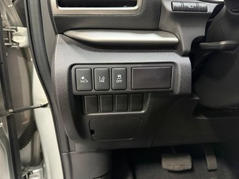 Used 2020 Mitsubishi Eclipse Cross SE AWD/4WD image 17
