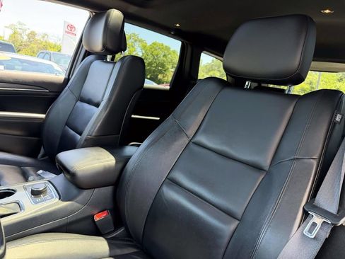 Used 2020 Jeep Grand Cherokee Limited AWD/4WD image 18