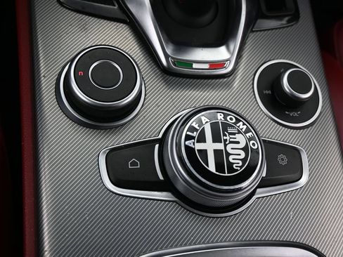 Used 2020 Alfa Romeo Stelvio Ti Sport w/ Quick Order Package 22S Sport AWD/4WD image 23
