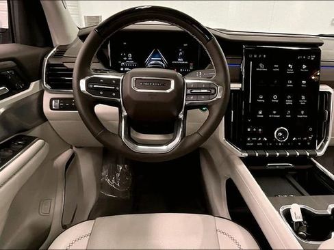 Used 2025 GMC Acadia Denali w/ Super Cruise Package image 6