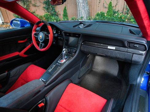 Used 2018 Porsche 911 GT2 RS image 14