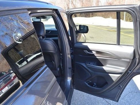 Used 2023 Jeep Grand Cherokee Altitude image 35