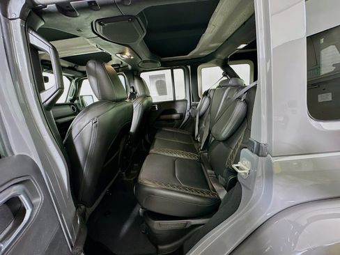 Used 2023 Jeep Wrangler Unlimited Sahara AWD/4WD image 26