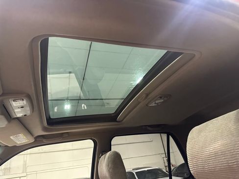 Used 2000 Toyota 4Runner SR5 AWD/4WD image 12