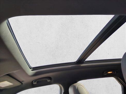 Used 2023 Chevrolet TrailBlazer RS w/ Sun and Liftgate Package image 15