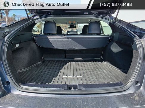 Used 2022 Toyota Prius XLE image 16