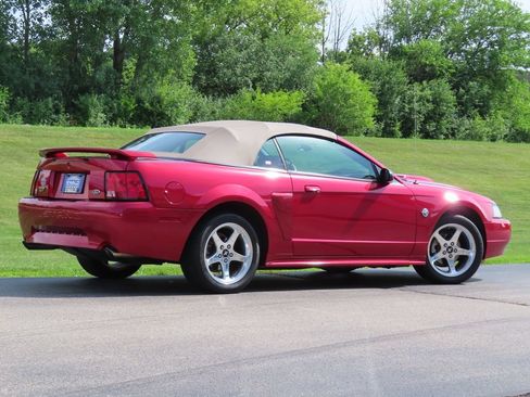 Used 2004 Ford Mustang GT RWD image 3