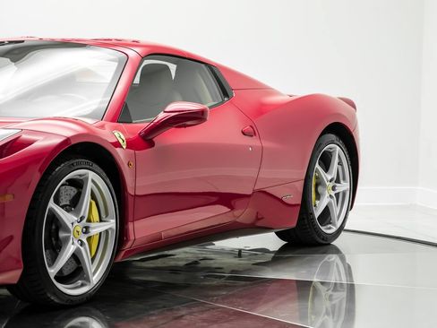 Used 2014 Ferrari 458 Spider RWD image 4