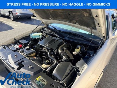 Used 2003 Lincoln Town Car Signature image 11