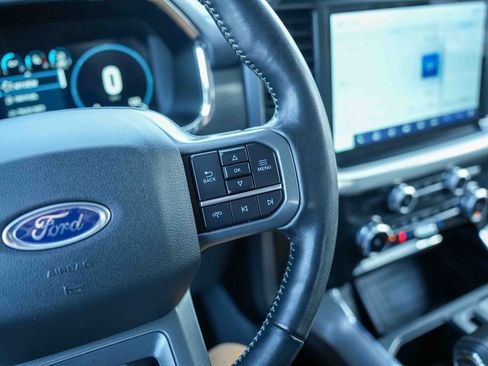 Used 2022 Ford F150 Lariat w/ Equipment Group 502A High image 33