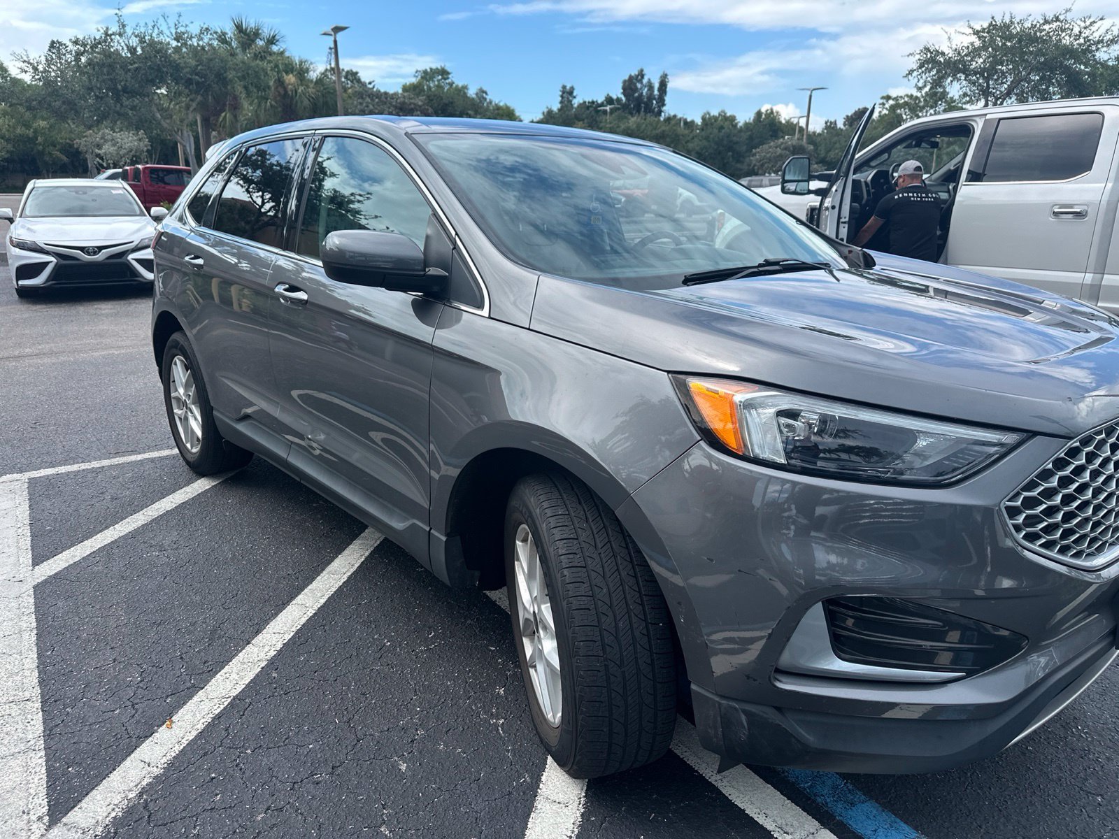 Used 2023 Ford Edge SEL AWD/4WD image 1