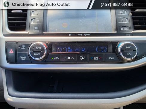 Used 2016 Toyota Highlander Limited Platinum AWD/4WD image 35