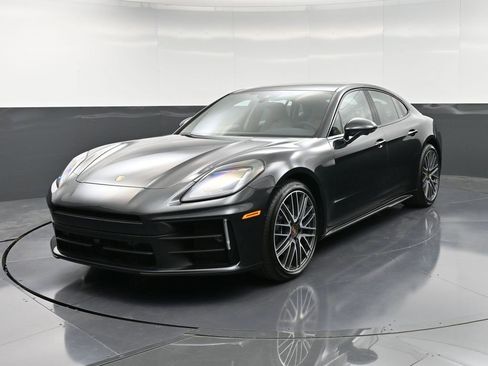 New 2026 Porsche Panamera 4 image 1