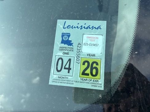 Used 2015 GMC Acadia SLE image 29