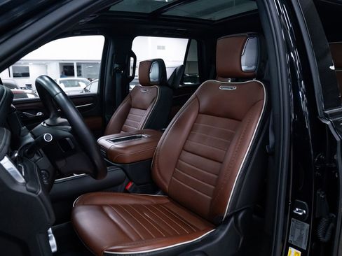 Used 2024 GMC Yukon Denali Ultimate AWD/4WD image 19