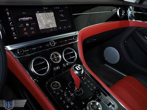 Used 2024 Bentley Continental GT V8 image 34