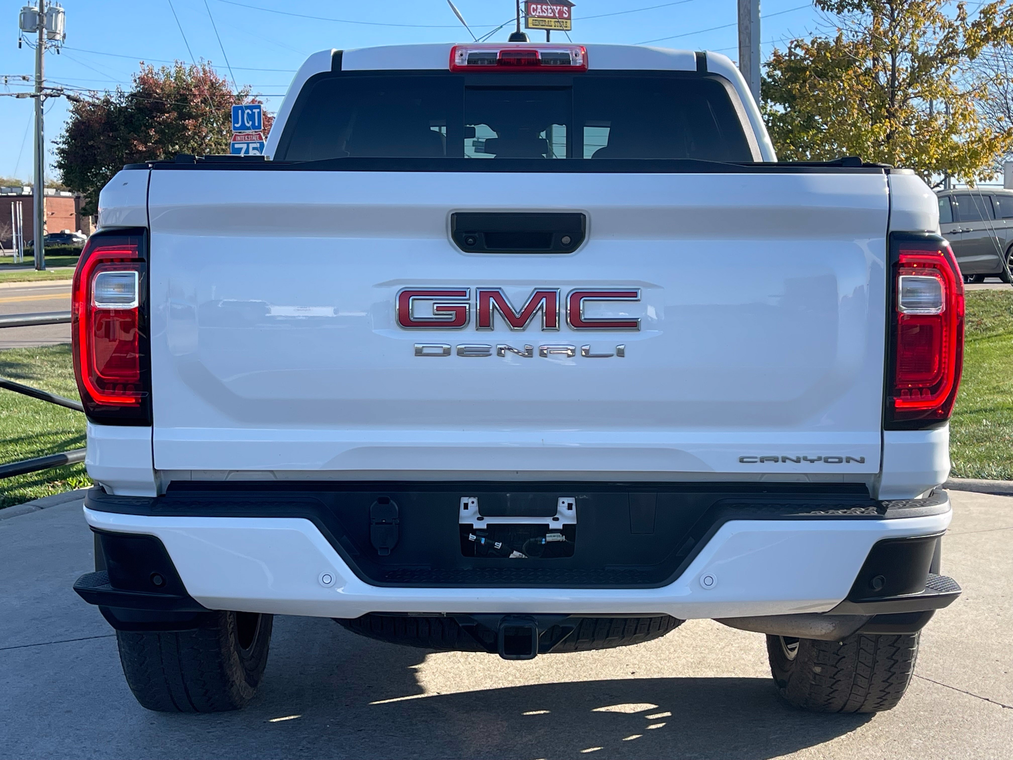Used 2025 GMC Canyon Denali AWD/4WD image 6
