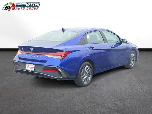 Used 2024 Hyundai Elantra SEL image 6