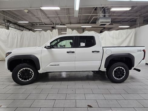 New 2025 Toyota Tacoma SR5 image 12