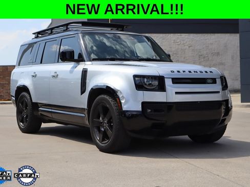 Used 2024 Land Rover Defender 130 X-Dynamic SE AWD/4WD image 1