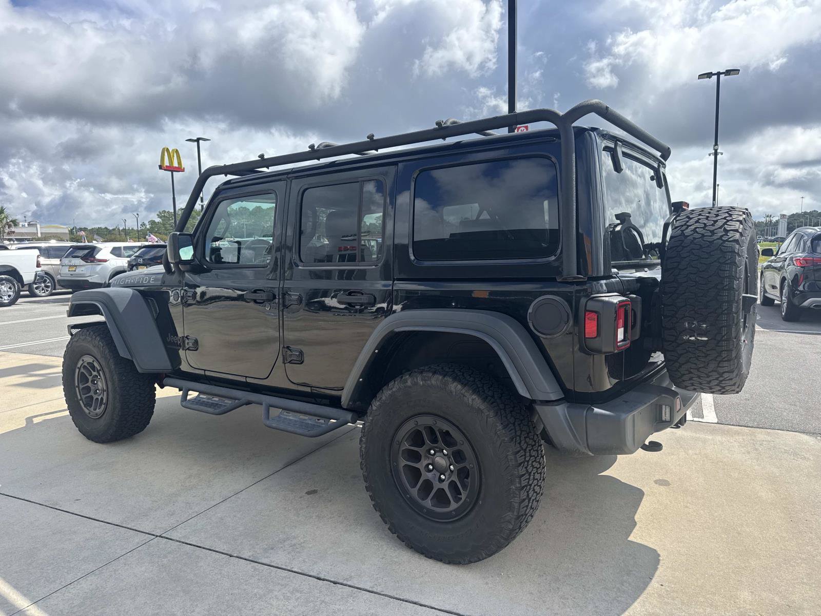 Used 2023 Jeep Wrangler Unlimited Sport AWD/4WD image 5
