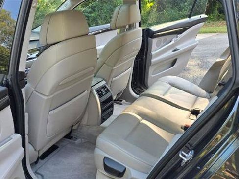 Used 2012 BMW 550i Gran Turismo 550i w/ Driver Assistance Pkg image 16