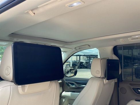Used 2023 GMC Yukon Denali w/ Denali Reserve Package AWD/4WD image 9