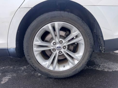 Used 2017 Ford Taurus SEL w/ Equipment Group 201A image 28