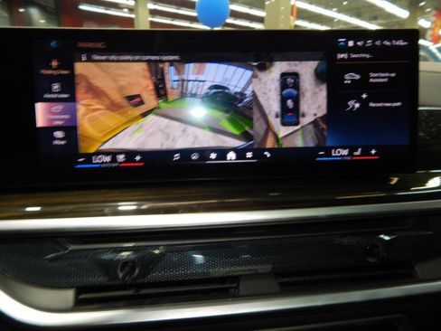 Used 2025 BMW X6 xDrive40i image 32