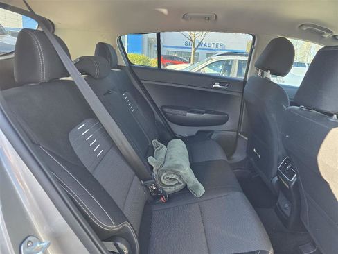 Used 2020 Kia Sportage LX w/ LX Popular Package image 4