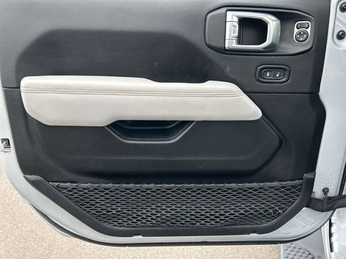 Used 2023 Jeep Wrangler Altitude image 23